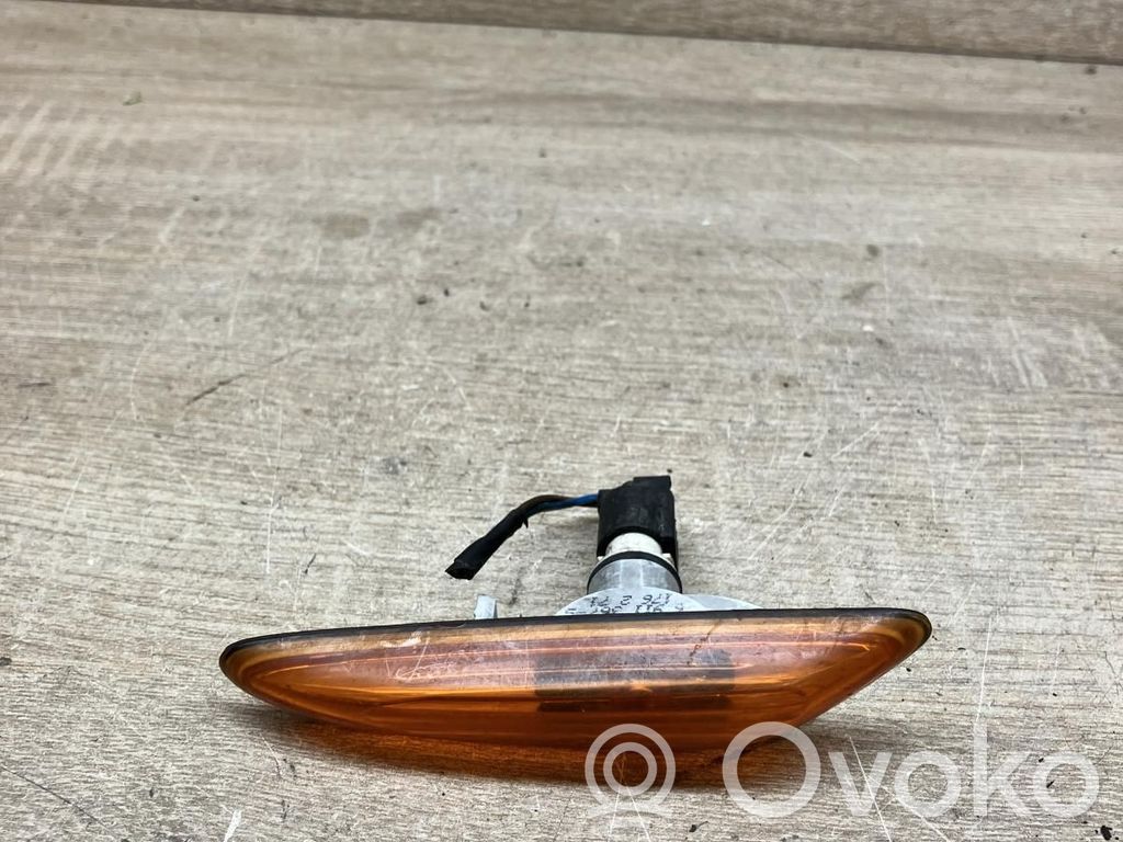BMW 3 E46 Front fender indicator light 