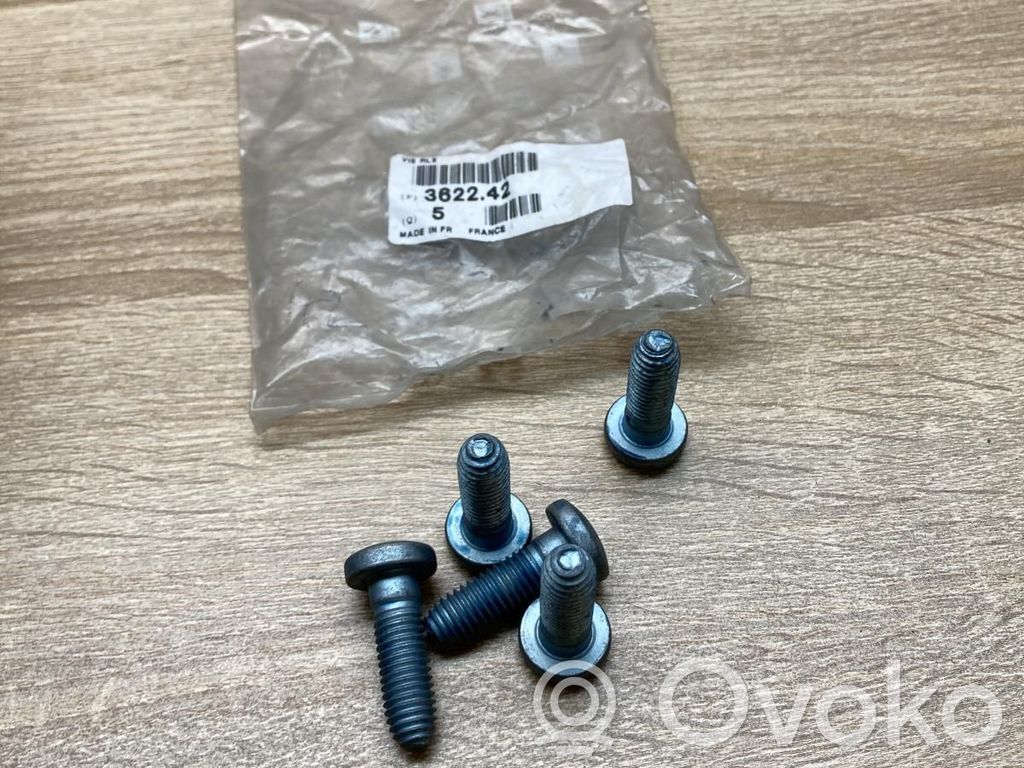 Tuercas/tornillos   362242,5PCS