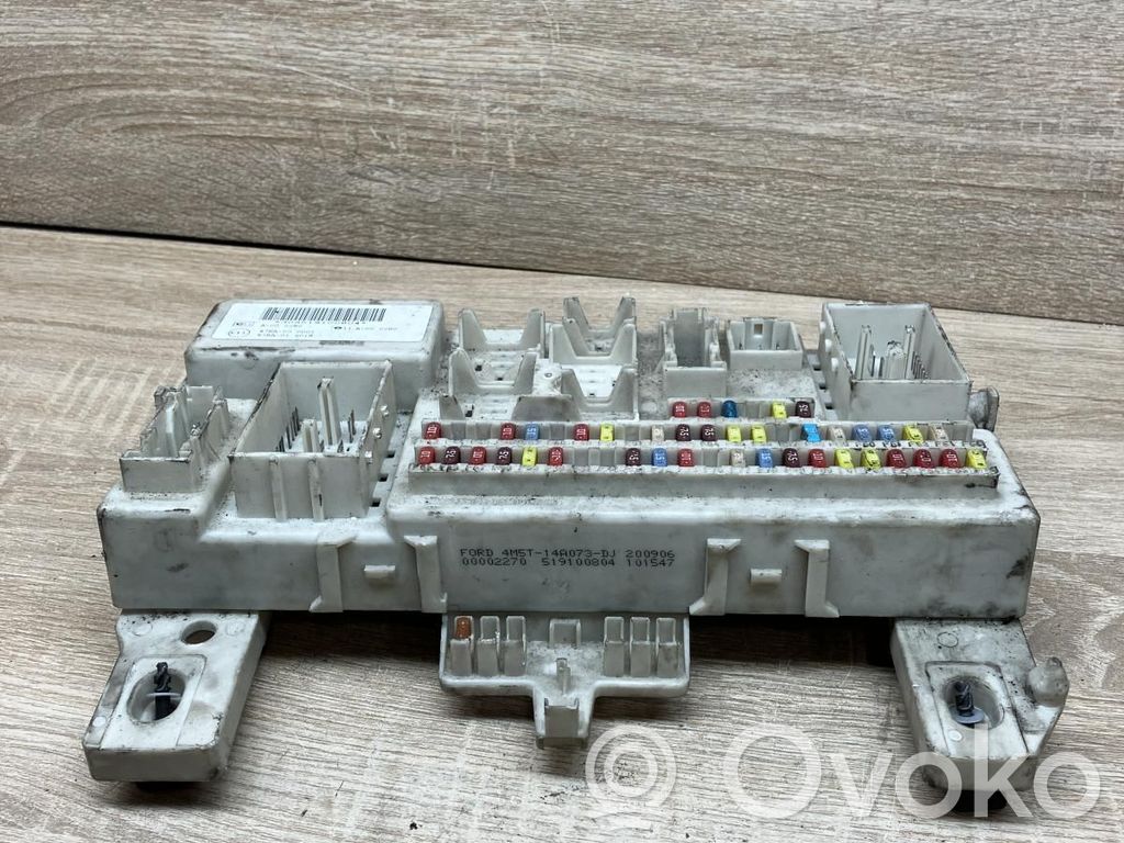 Ramka / Moduł bezpieczników   4M5T14A073DJ,519100504