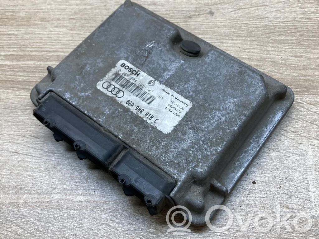 Engine control unit/module ECU   06A906018C,0261204126