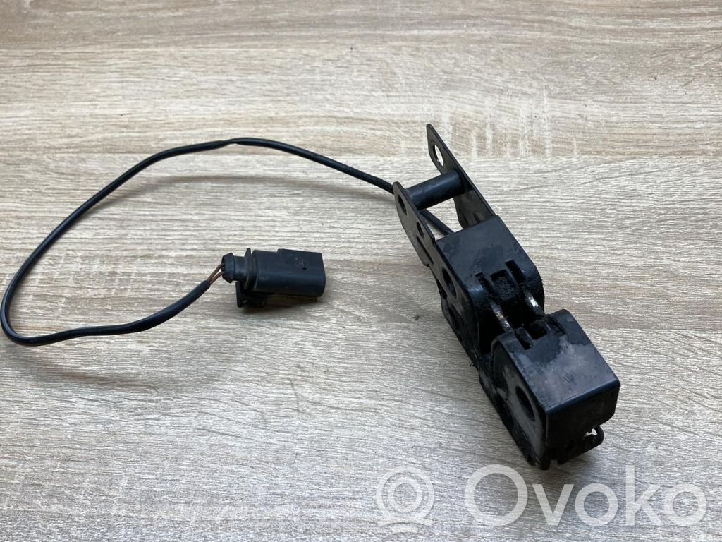 Audi A3 S3 8P Încuietoare capotă 