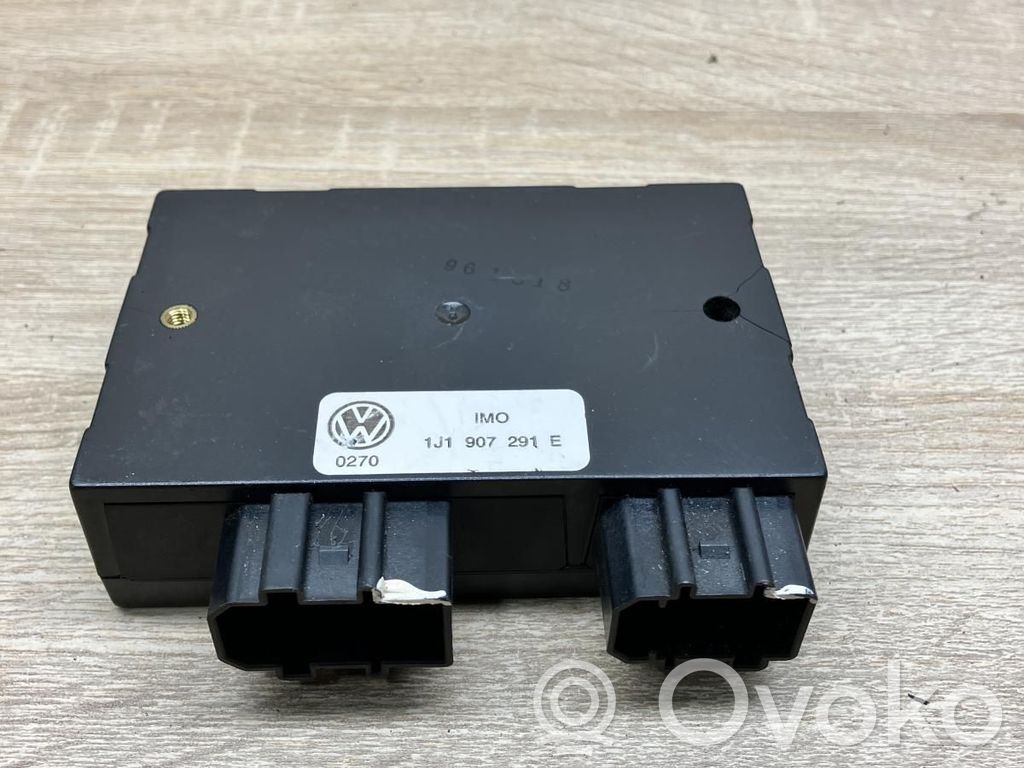 Volkswagen PASSAT B5 Comfort/convenience module 