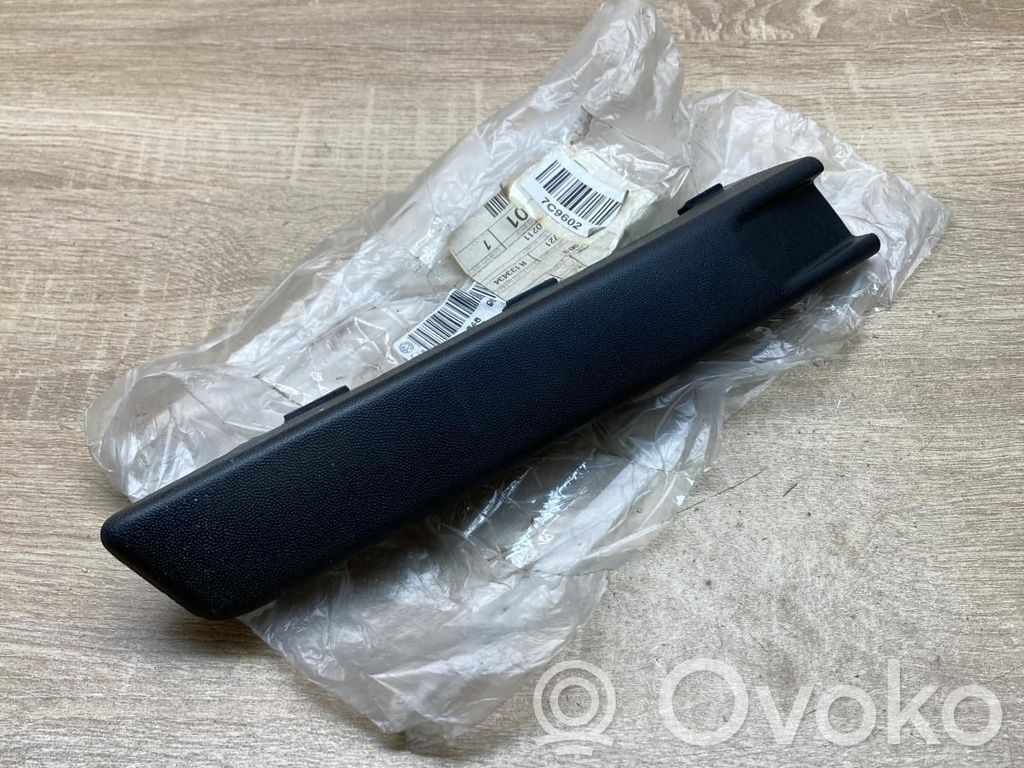 Volkswagen PASSAT B6 Ornament colț bară față 