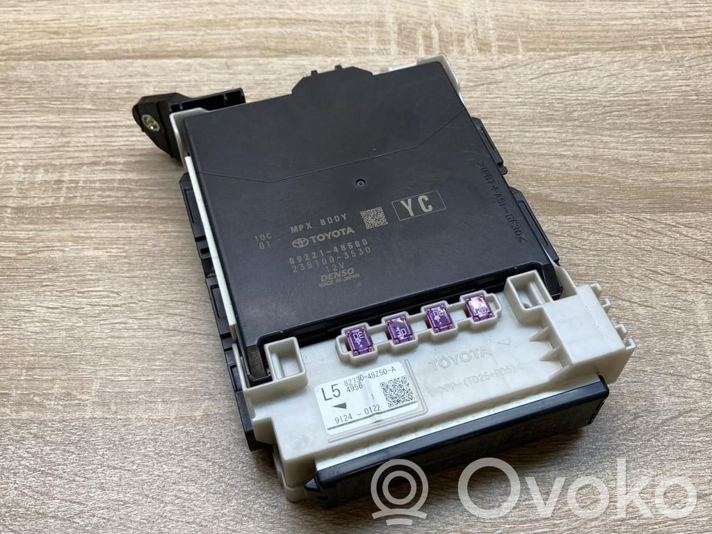 Lexus RX 450H Module de fusibles 