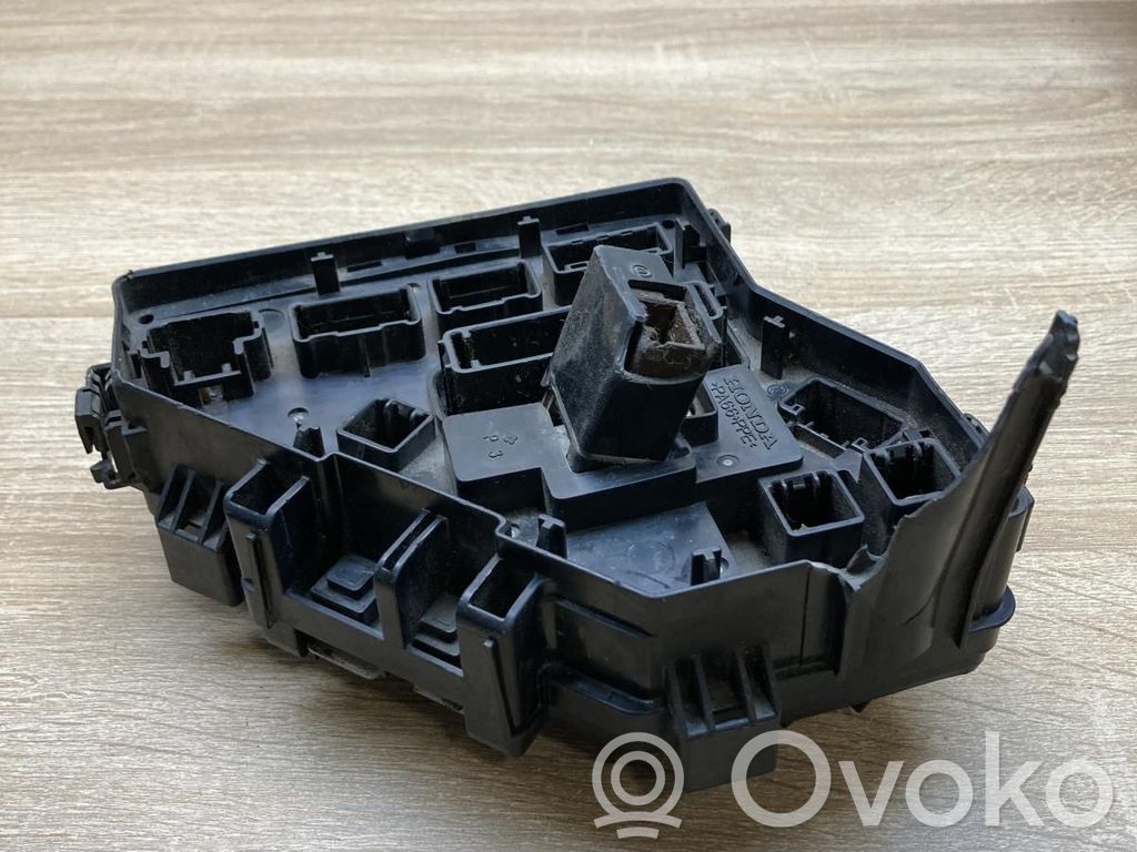 Honda CR-V Saugiklių blokas 