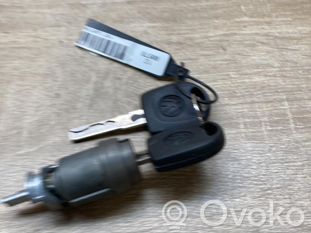 Volkswagen PASSAT B5 Ignition key/card 