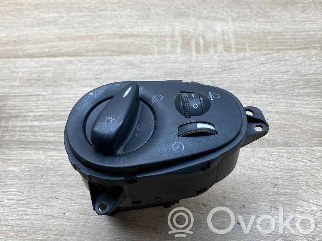 Ford Focus Light switch 