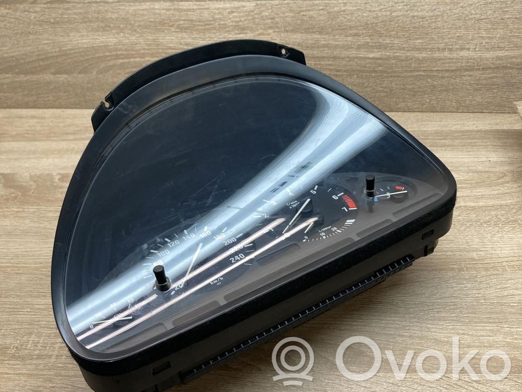 BMW 7 E38 Speedometer (instrument cluster) 