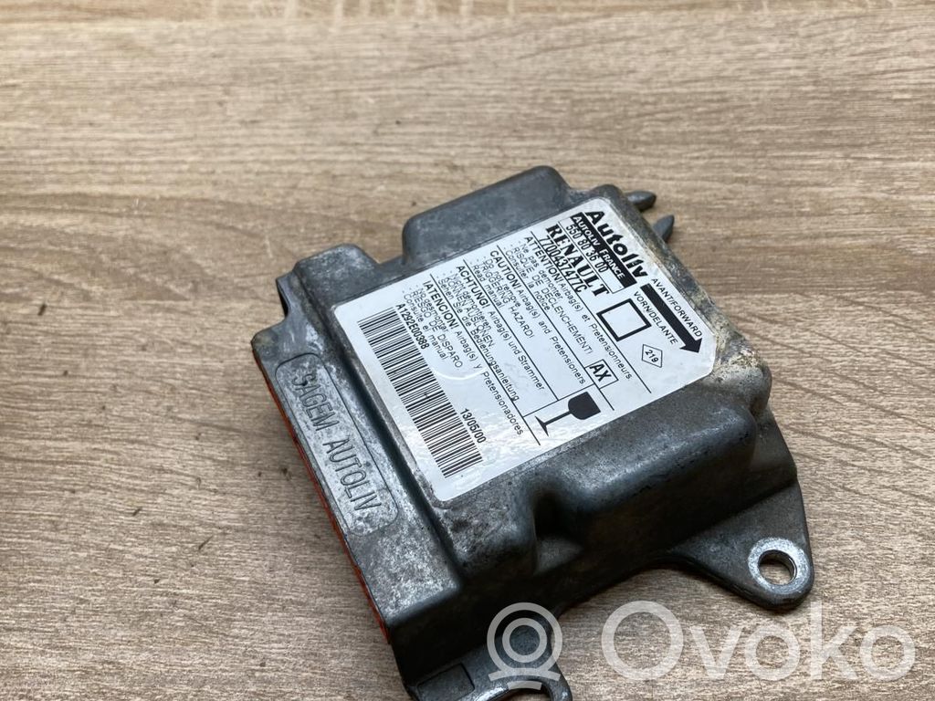 Renault Megane II Airbag control unit/module 