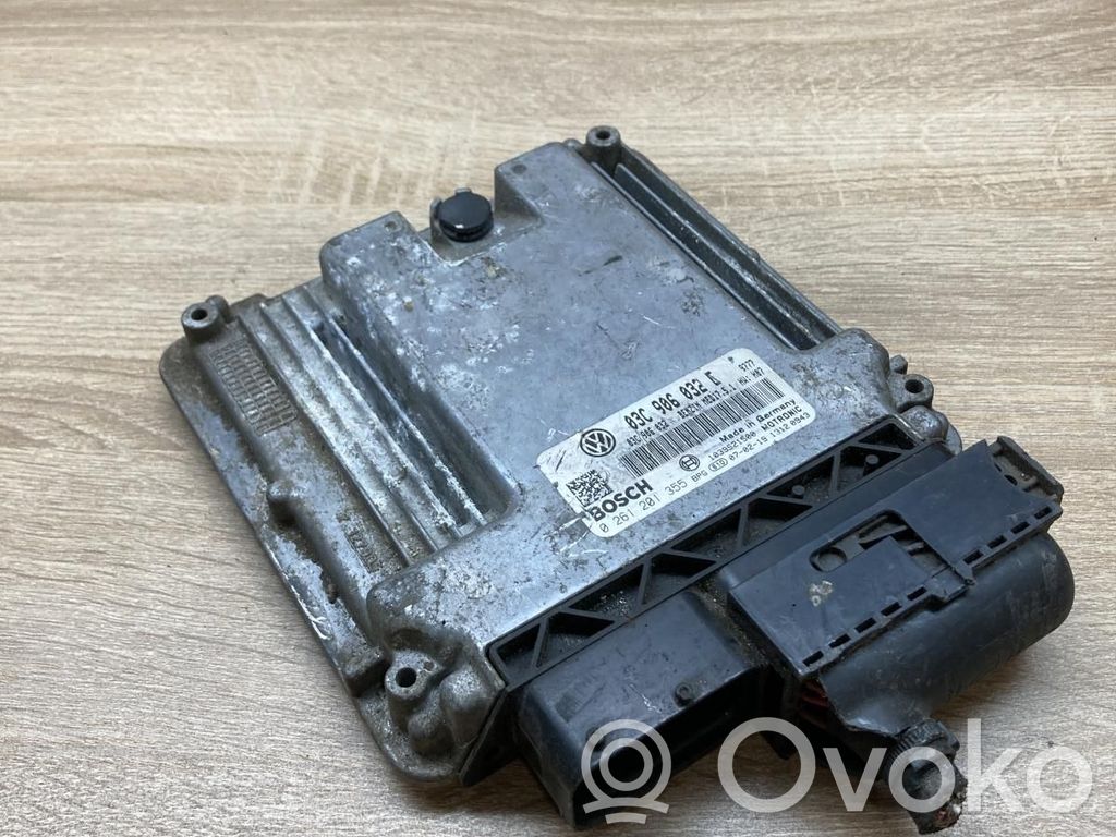 Volkswagen Golf V Engine control unit/module ECU 