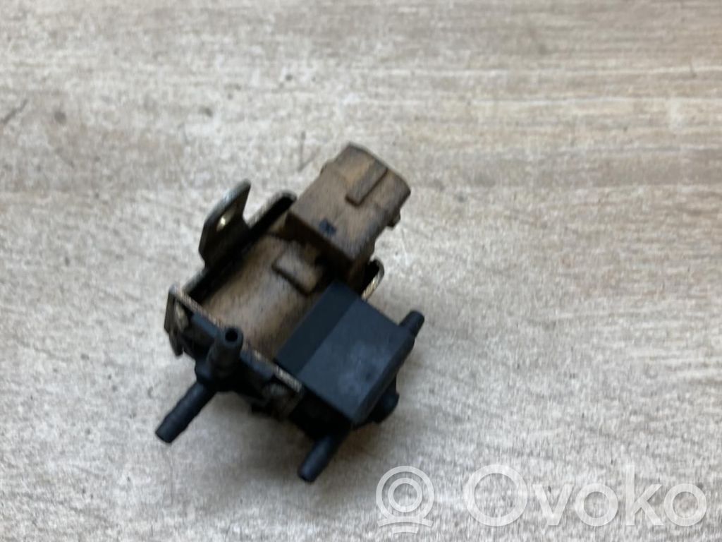 Volkswagen Golf IV Válvula de vacío 