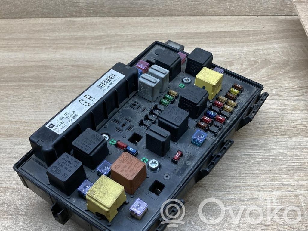 Opel Astra H Modul siguranțe 