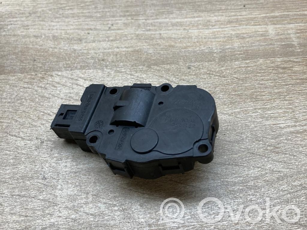 Audi A4 S4 B8 8K Tuloilmaventtiilin käyttömoottori 