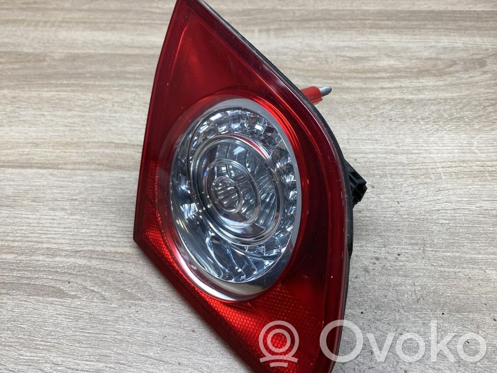 Volkswagen PASSAT B6 Lampă spate în capacul portbagajului