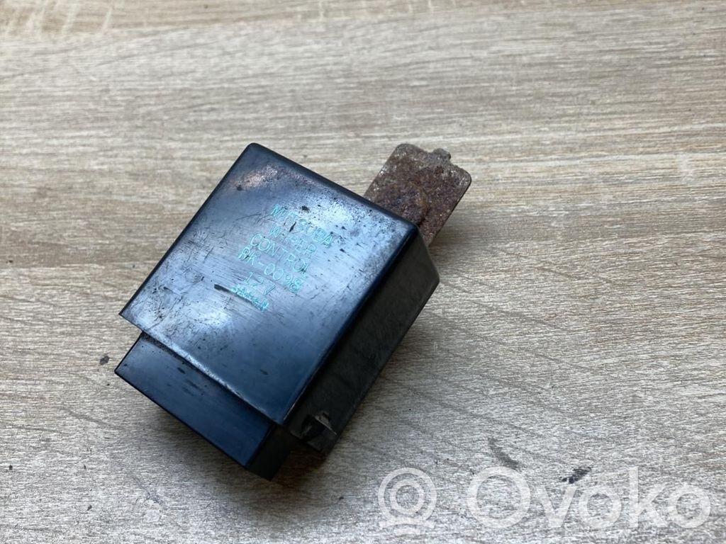 Subaru Forester SF Moduł / Przekaźnik wycieraczek 