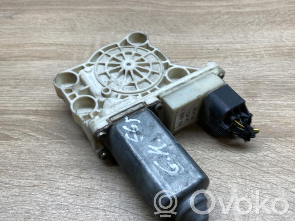 BMW 7 E65 E66 Galinis varikliukas langų pakėlėjo 