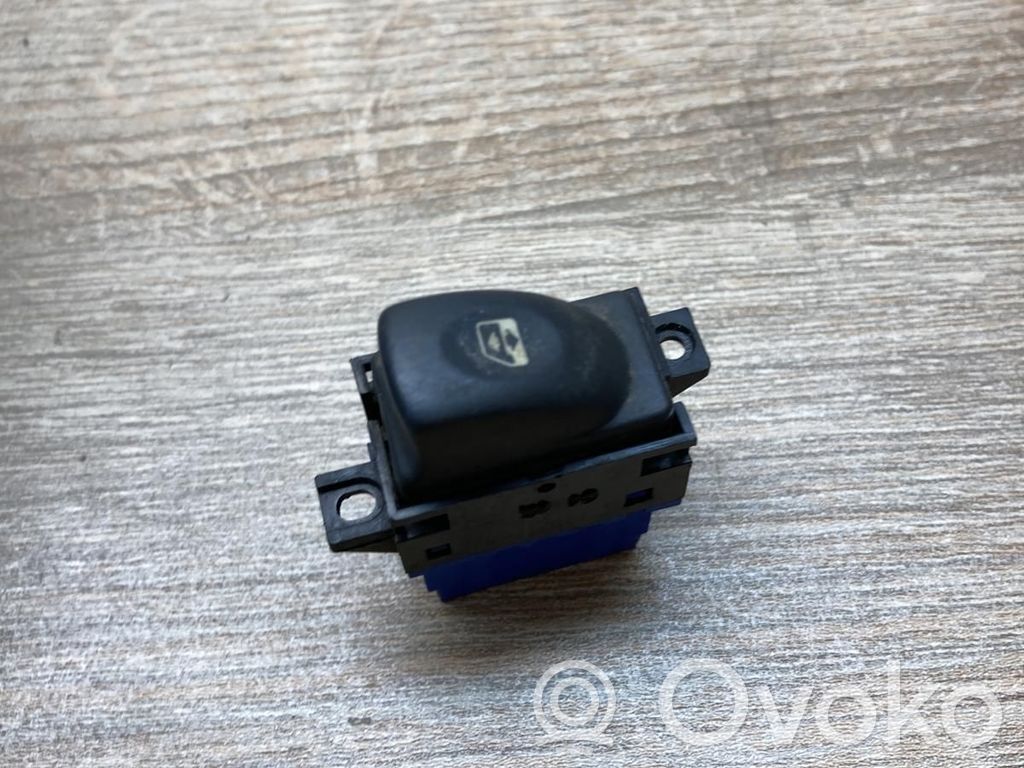Renault Laguna I Electric window control switch 