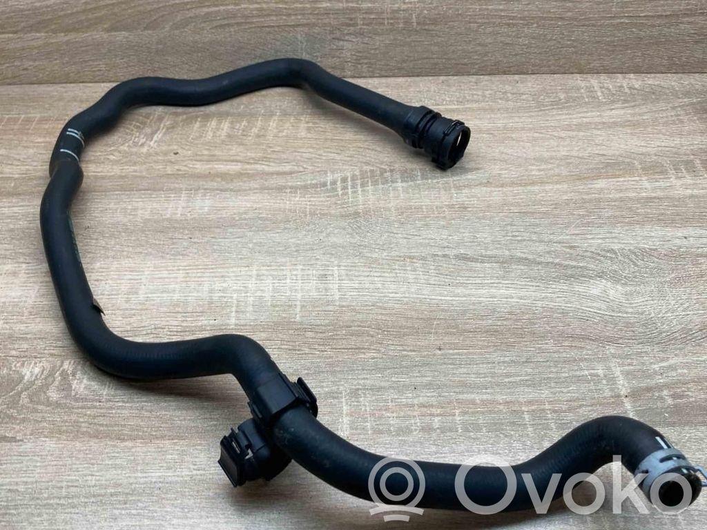 BMW 5 G30 G31 G38 Tubo flessibile del liquido di raffreddamento del motore 
