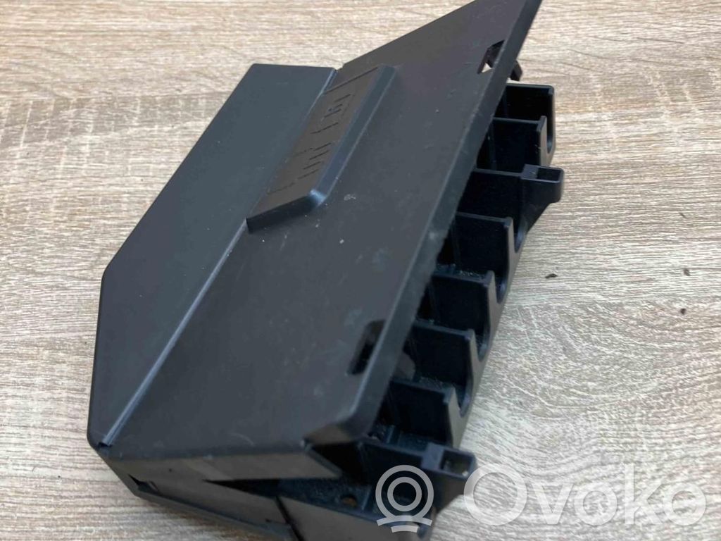 Ford Transit Ramka / Moduł bezpieczników 