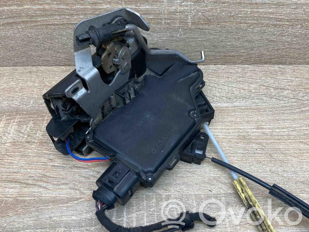 Zamek drzwi tylnych   VWDOORLOCK,1J0973714,WITHLINKAGE