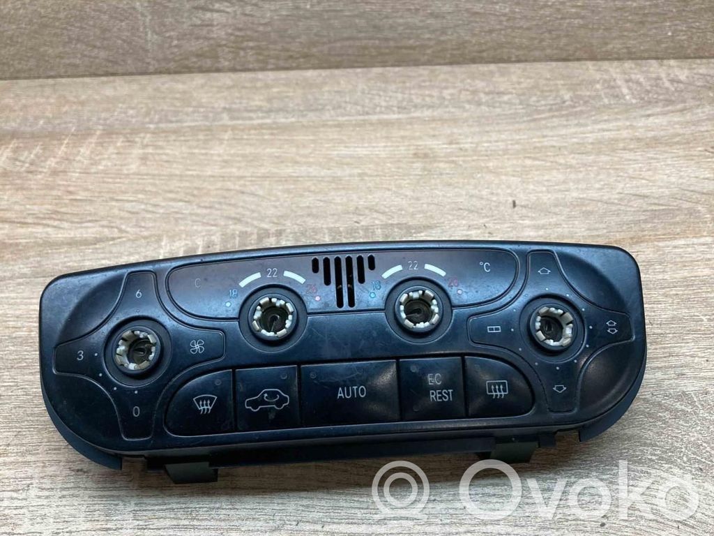 Mercedes-Benz C W203 Unitate control climatizare 