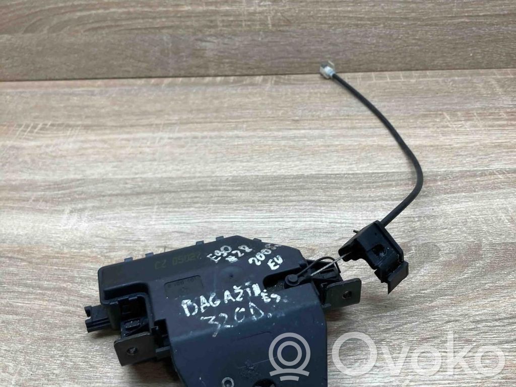 Serrure de loquet coffre   8196401