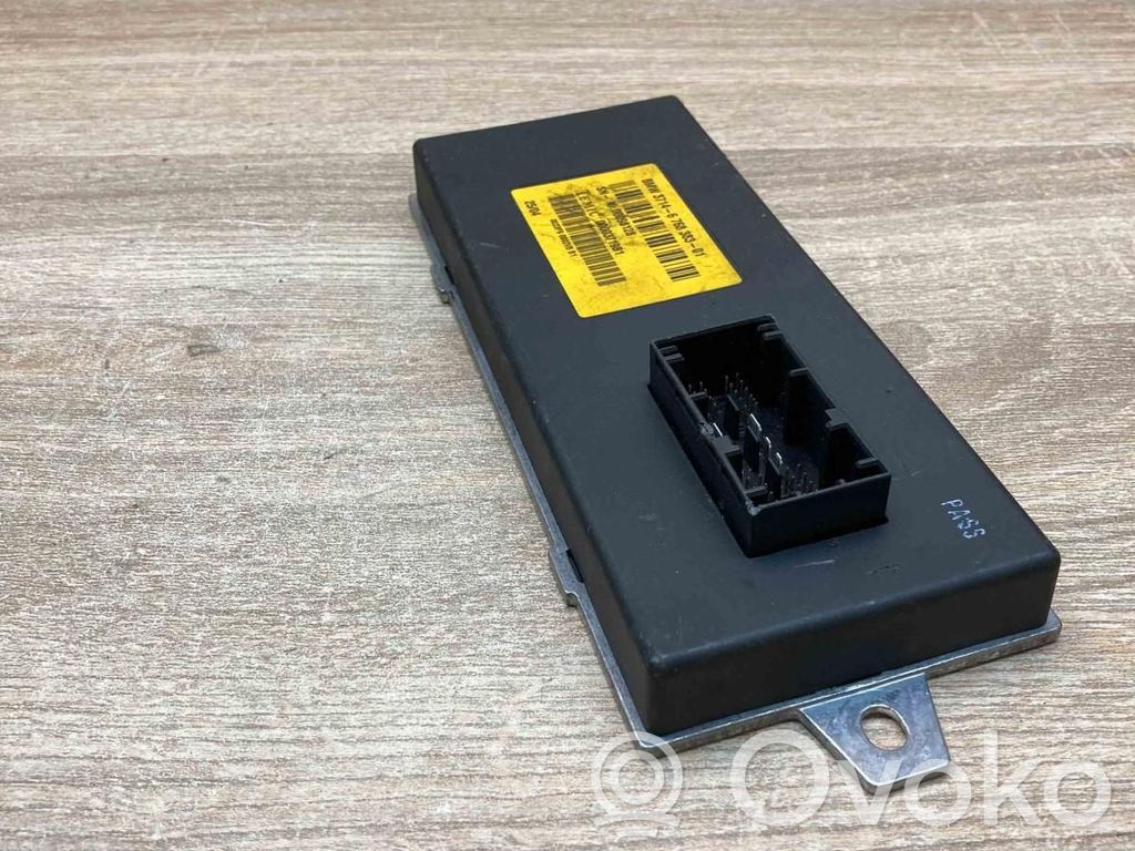 Ohjaustehostimen ohjainlaite/moduuli   6768383,00003719B1