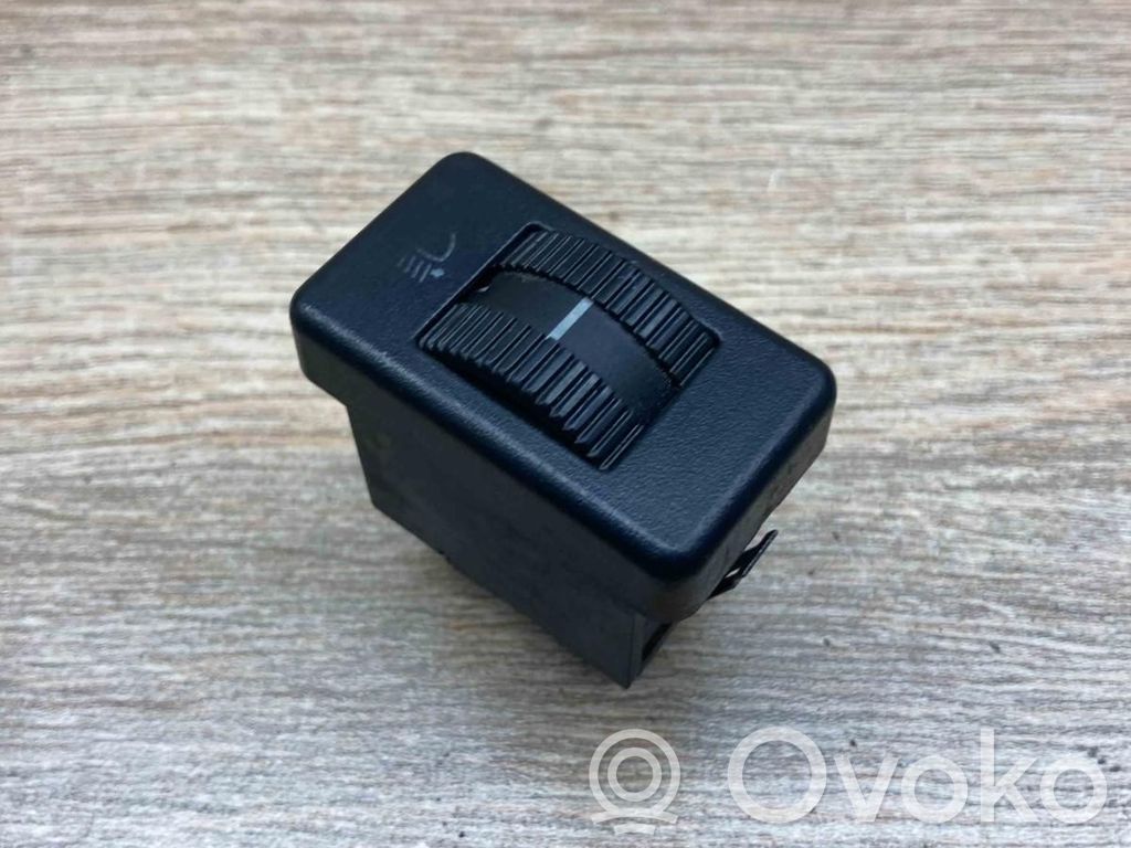 Volkswagen Golf IV Interruttore di regolazione livello altezza dei fari 