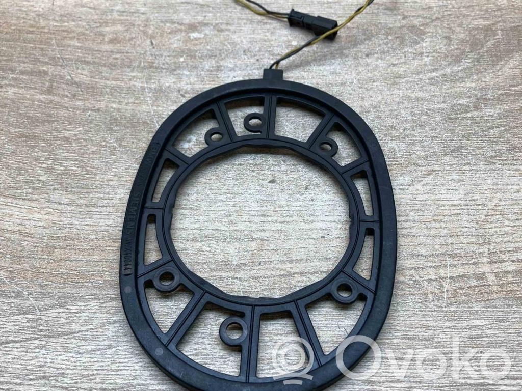 Radion pystyantenni   6912759,WITHPLUG