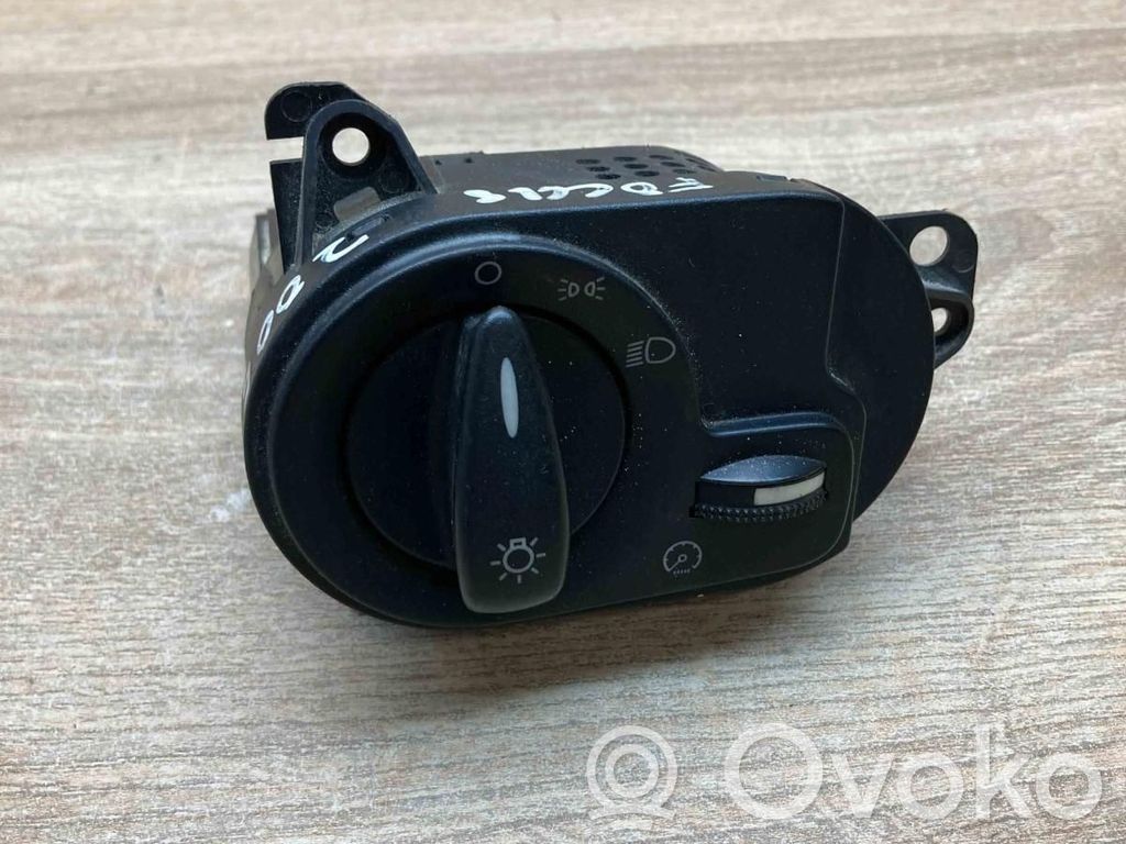 Ford Focus Light switch 