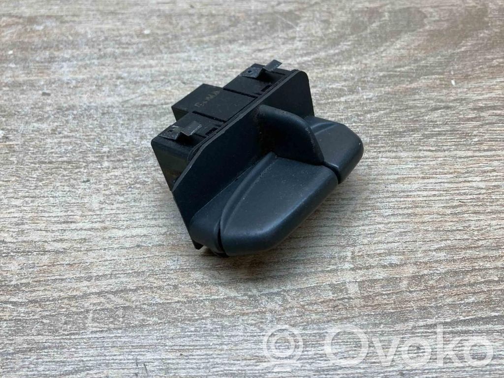 Volvo S70  V70  V70 XC Przełącznik / Przycisk otwierania klapy bagażnika 