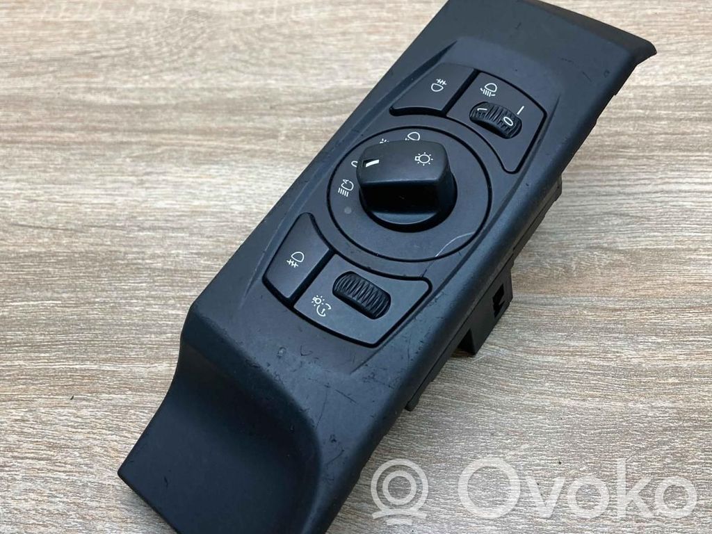Light switch   6953739,013365