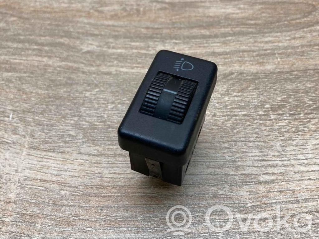 Volkswagen Golf IV Interruttore di regolazione livello altezza dei fari 