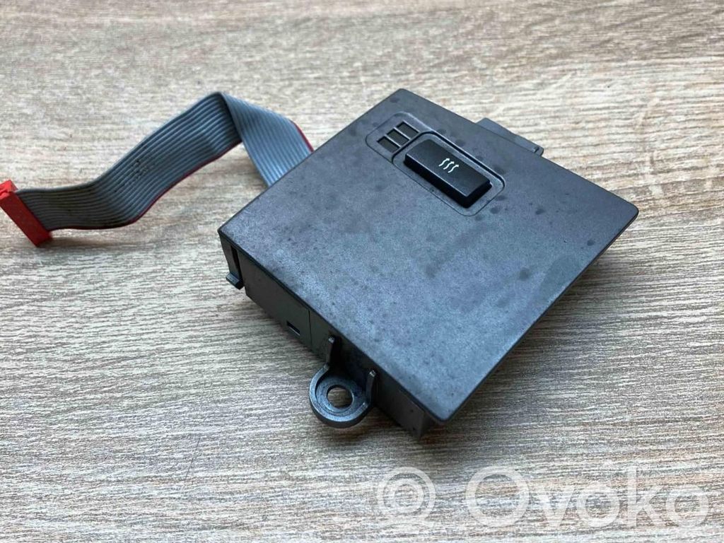Commutateur de commande de siège   6918390