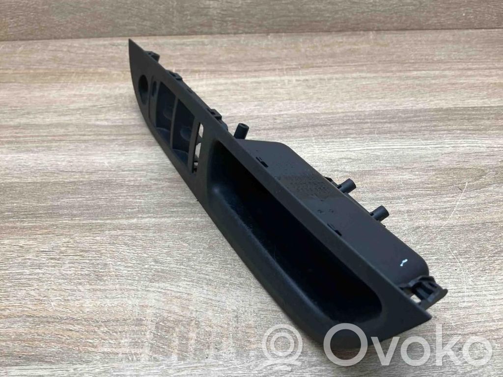 Electric window control switch   6983694,6983710