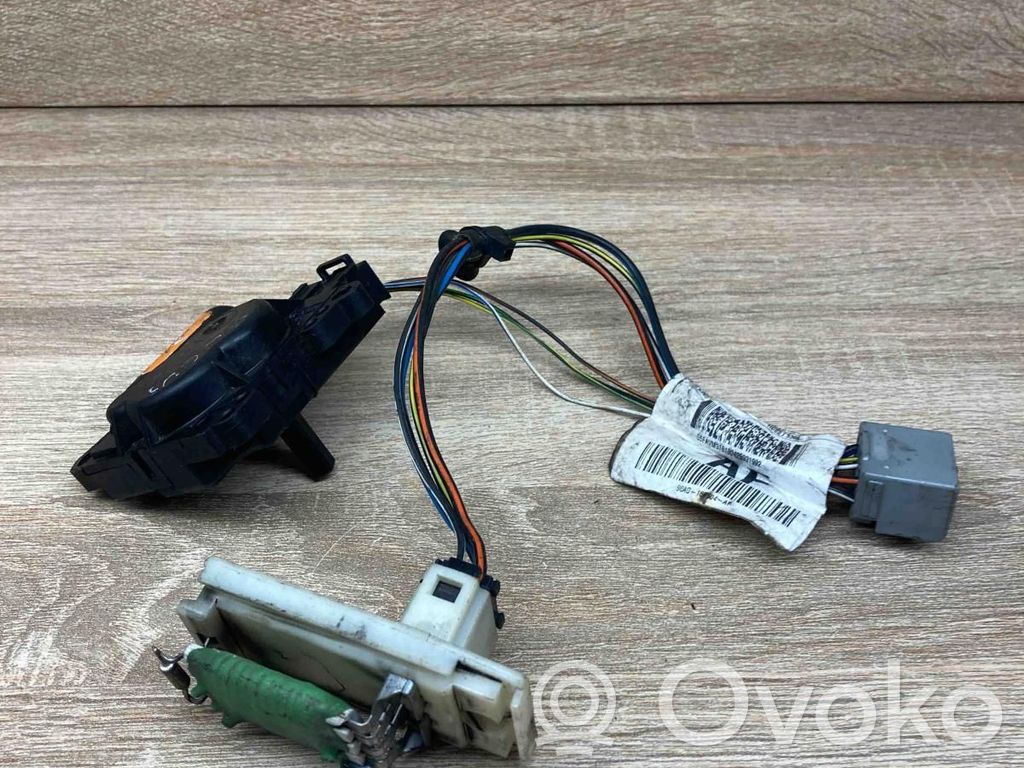 Volvo V70 Oro sklendės varikliukas 