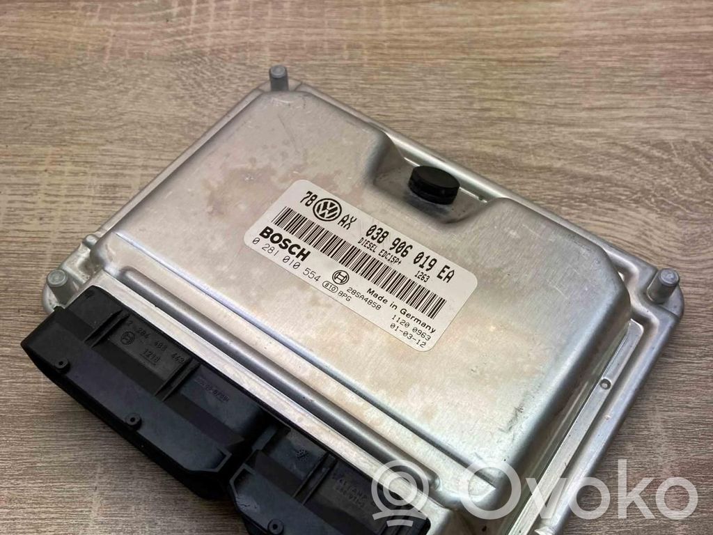 Volkswagen PASSAT B5.5 Centralina/modulo motore ECU 