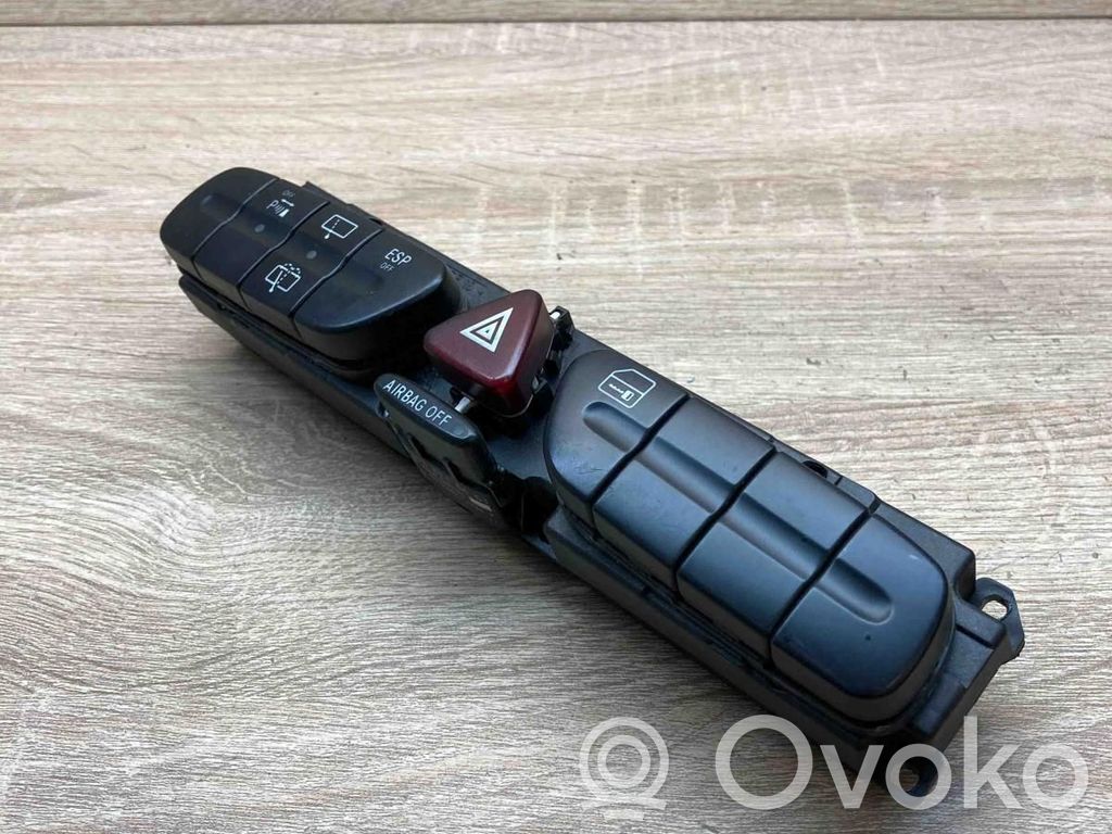 Mercedes-Benz C W203 Hazard light switch 