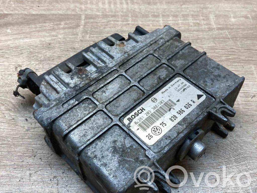 Volkswagen Golf III Galios (ECU) modulis 