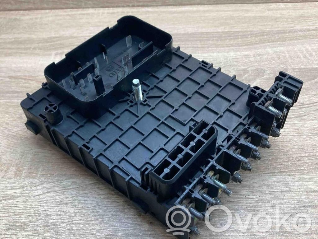 Volkswagen PASSAT B6 Modul siguranțe 