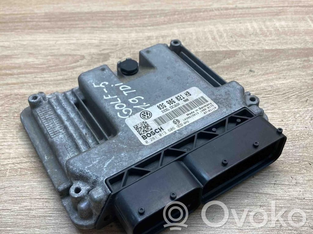 Volkswagen Golf V Centralina/modulo motore ECU 