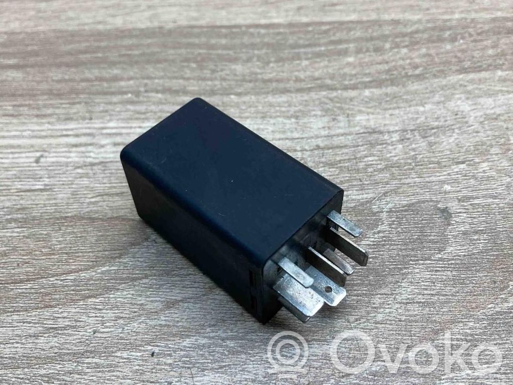 Audi A6 S6 C4 4A Muu rele 