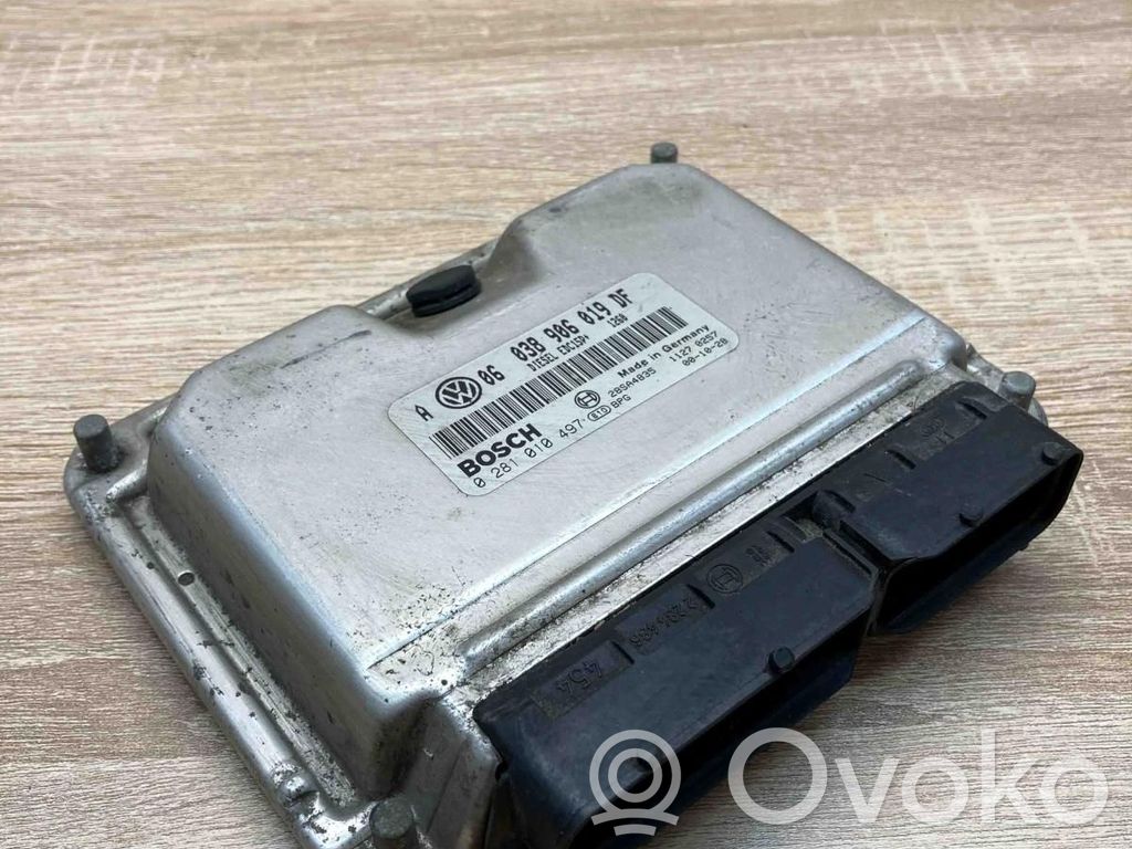 Volkswagen Golf IV Motora vadības bloka ECU 