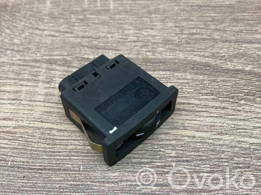 Light switch   1390997