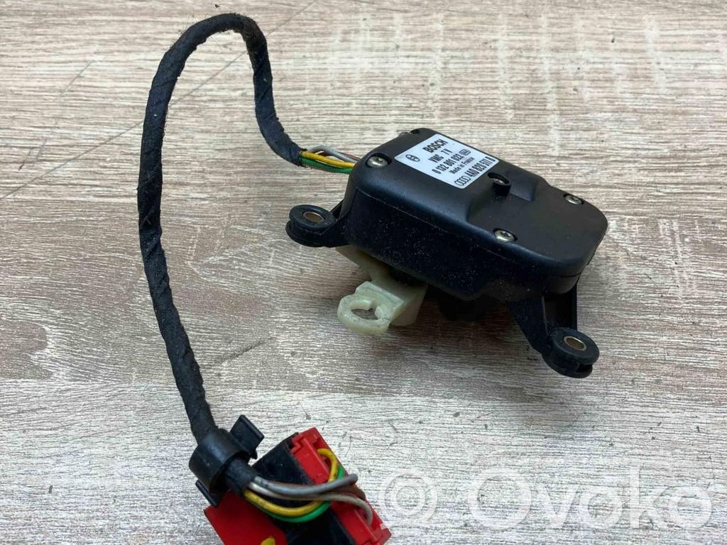 Audi 100 S4 C4 Motor/actuator clapetă aer 