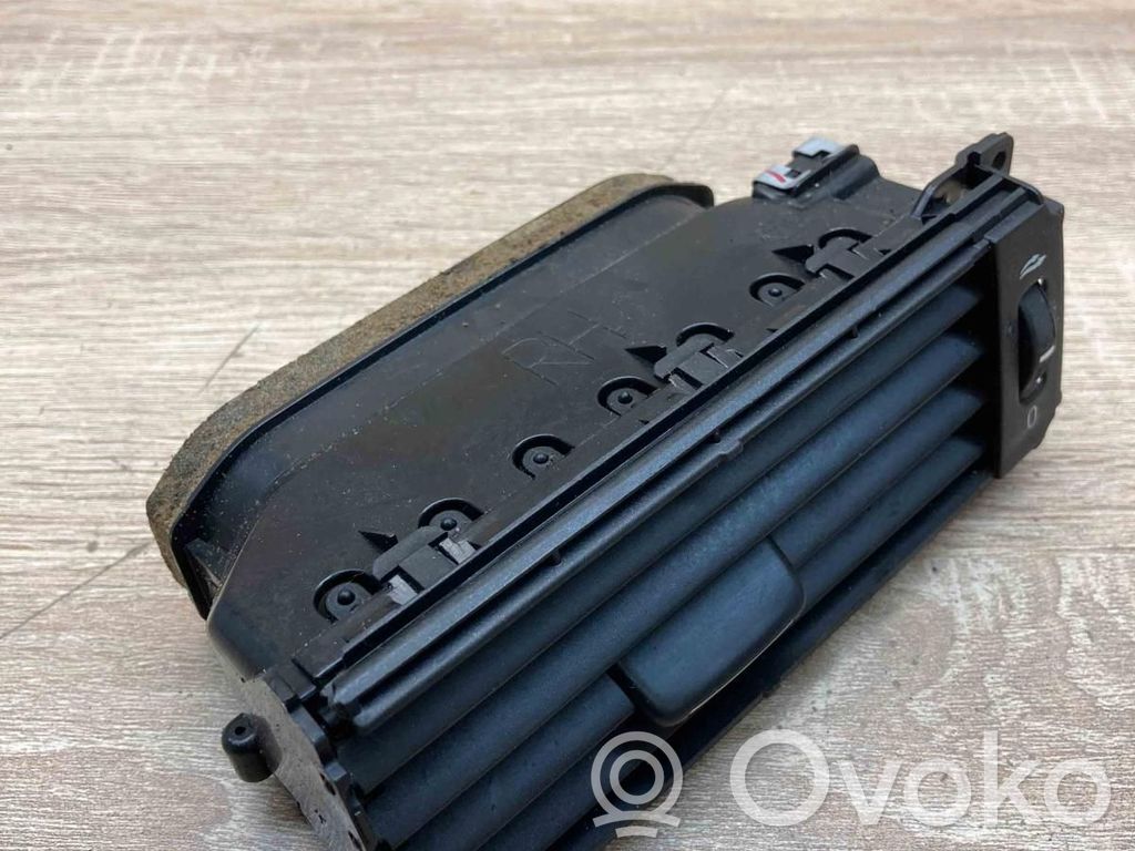 Volvo V70 Copertura griglia di ventilazione laterale cruscotto 