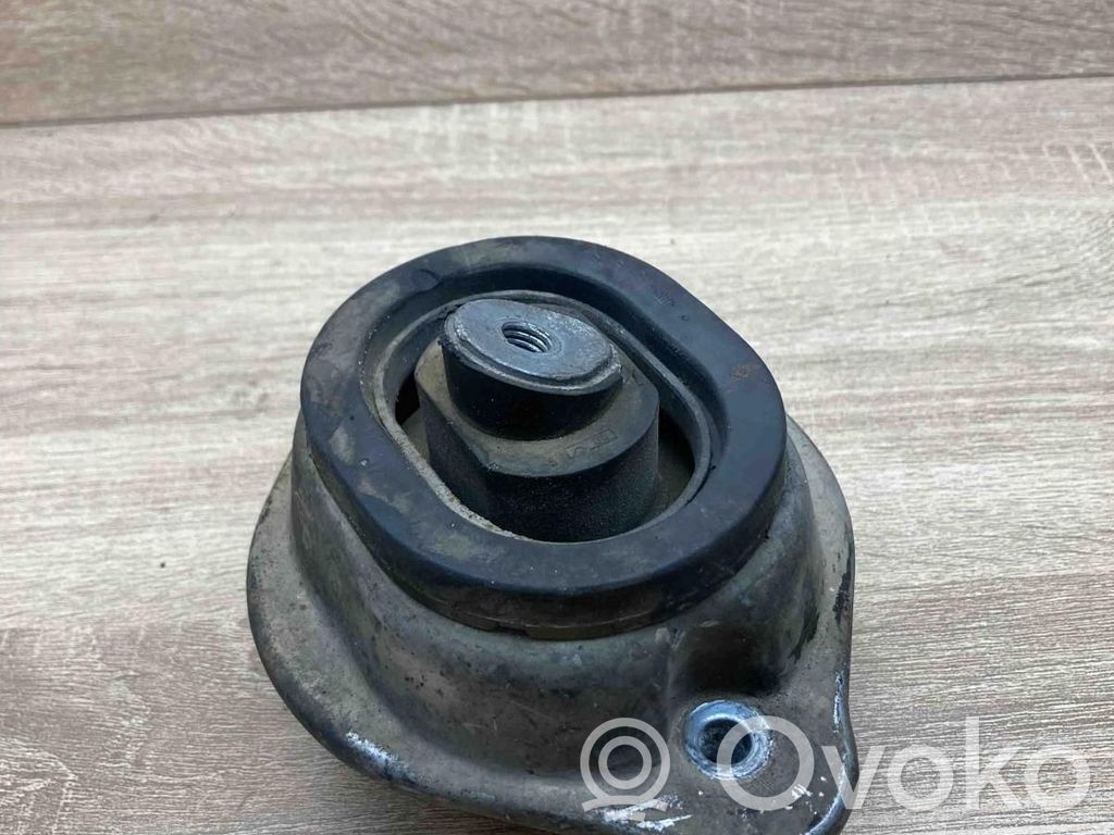 Engine mount bracket   1096996