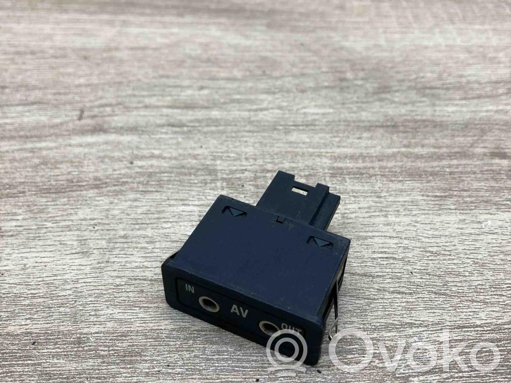 BMW X5 E53 AUX in-socket connector 