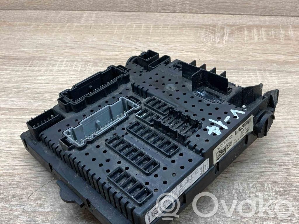 Volvo XC70 Modul siguranțe 