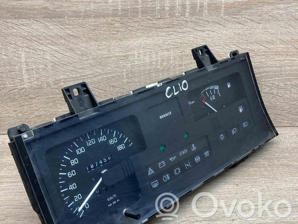 Renault Clio I Licznik / Prędkościomierz 